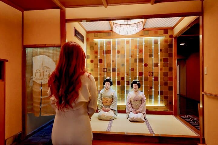 Exclusive Geisha Performance＆Sake Tasting in a Tokyo Private Room — photo 4