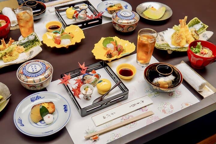 Exclusive Geisha Performance＆Sake Tasting in a Tokyo Private Room — photo 5
