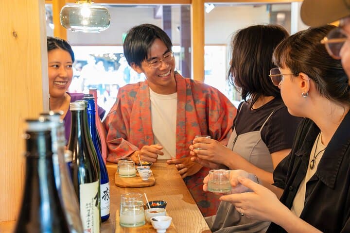 Kiyomizu Walk Tour and Traditional Sake Tasting — photo 1