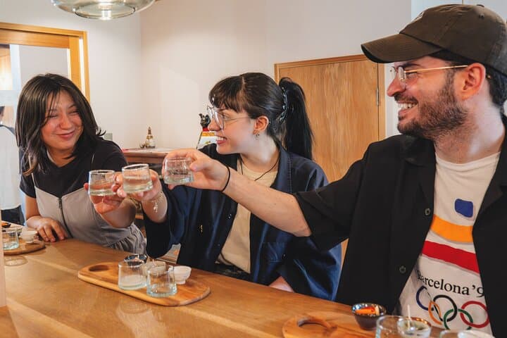 Kiyomizu Walk Tour and Traditional Sake Tasting — photo 2