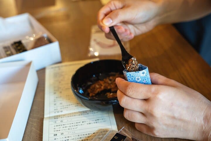 Kiyomizu Walk Tour and Make Your Own Incense Bag — photo 7