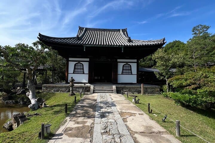 Higashiyama Private Walking Tour — Explore Kyoto with Two Locals — photo 5