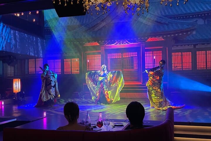 Tokyo 7hr Private Guided Tour and Night Out Variety Act Show — photo 9