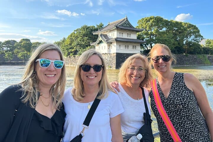 Tokyo 7hr Private Guided Tour and Night Out Variety Act Show — photo 13