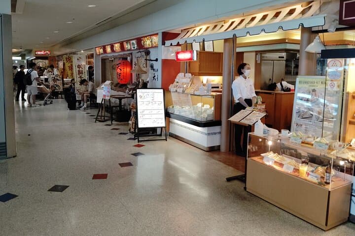 Naha: Airport Food Tour for a Delicious Start or Farewell — photo 6
