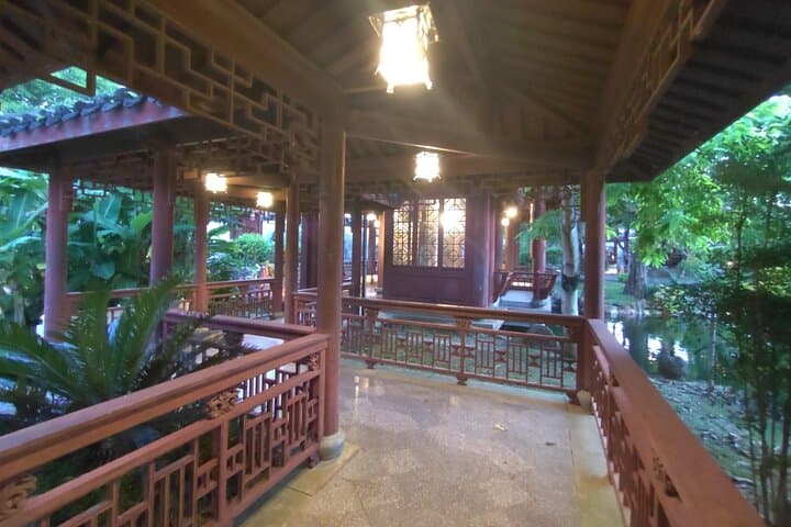 Naha: Step Into Peace at the Historic Fukushuen Garden — photo 13