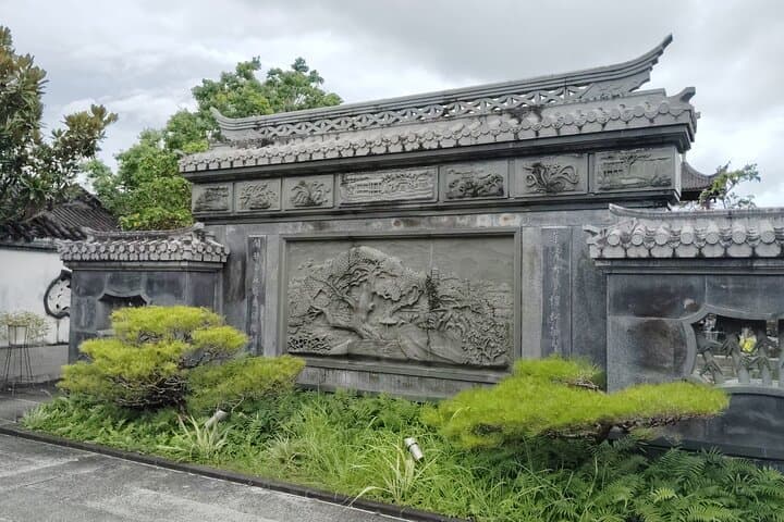 Naha: Step Into Peace at the Historic Fukushuen Garden — photo 16