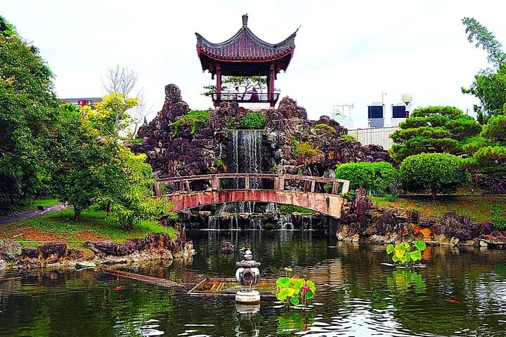 Naha: Step Into Peace at the Historic Fukushuen Garden — photo 2