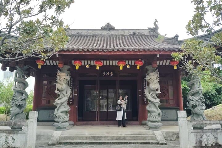 Naha: Step Into Peace at the Historic Fukushuen Garden — photo 18