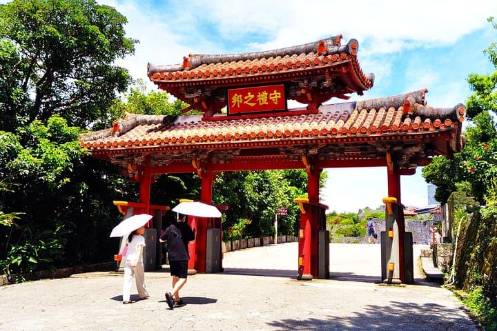 Naha: 1.5h Shurijo Castle Tour into the Heart of Ryukyu — photo 7