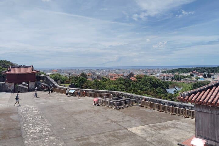 Naha: 1.5h Shurijo Castle Tour into the Heart of Ryukyu — photo 15