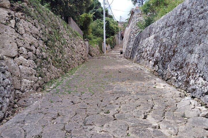 Shurijo Castle & Royal Mausoleum Tour – Ryukyu Kingdom Heritage — photo 9