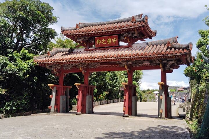 Shurijo Castle & Royal Mausoleum Tour – Ryukyu Kingdom Heritage — photo 12