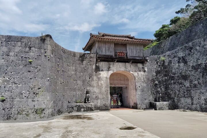 Shurijo Castle & Royal Mausoleum Tour – Ryukyu Kingdom Heritage — photo 14