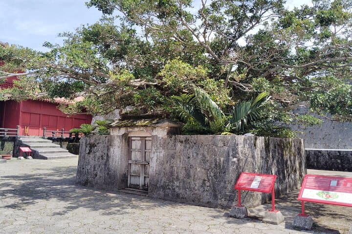 Shurijo Castle & Royal Mausoleum Tour – Ryukyu Kingdom Heritage — photo 18