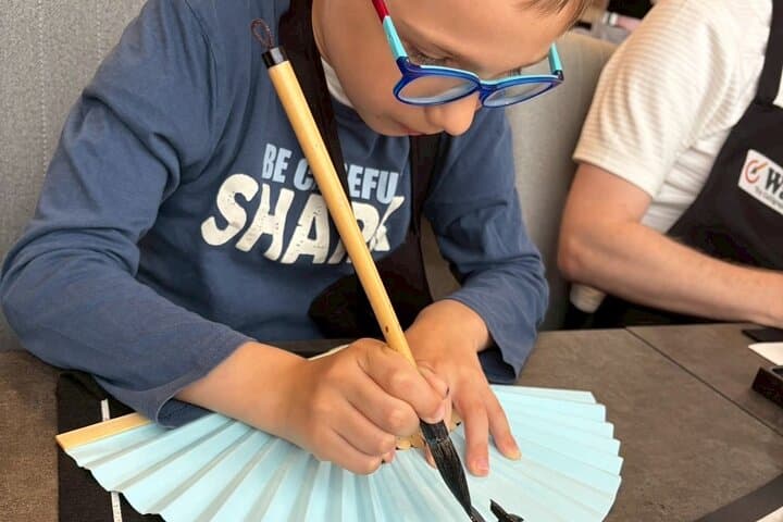 Asakusa：Japanese Calligraphy & Make your original folding fan! — photo 8