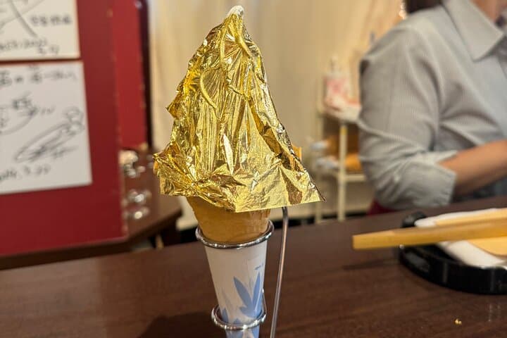 Gold Leaf Workshop and Culture Walk in Kanazawa — photo 2