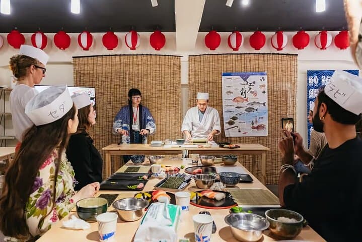 Tokyo Tsukiji Fish Market Tour & Sushi Making class with Pro Chef — photo 3