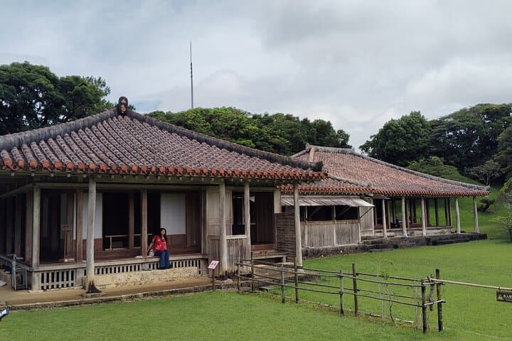 Naha: Walk Through Shikinaen, a Historic Royal Garden — photo 7