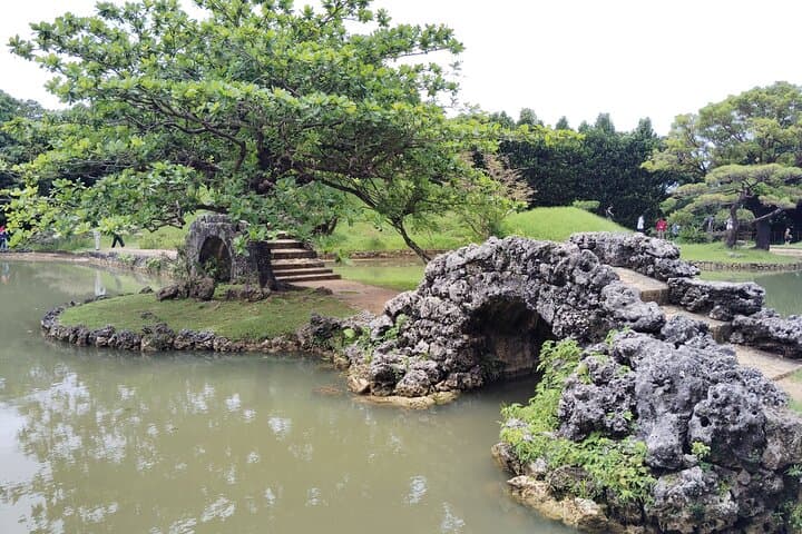 Naha: Walk Through Shikinaen, a Historic Royal Garden — photo 9