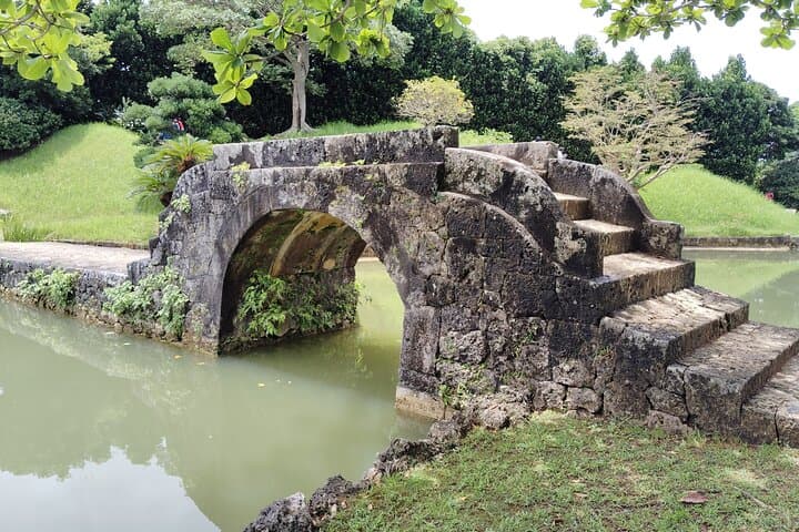Naha: Walk Through Shikinaen, a Historic Royal Garden — photo 10