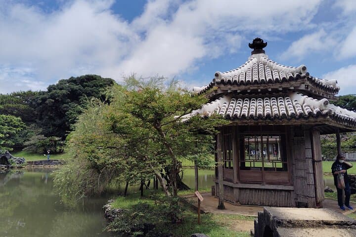 Naha: Walk Through Shikinaen, a Historic Royal Garden — photo 11