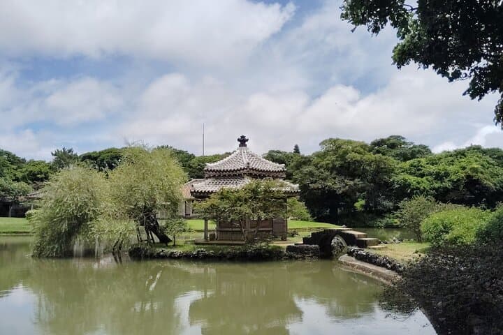 Naha: Walk Through Shikinaen, a Historic Royal Garden — photo 12