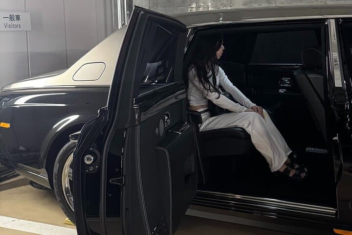 Rolls-Royce Chauffer Transportation — photo 3