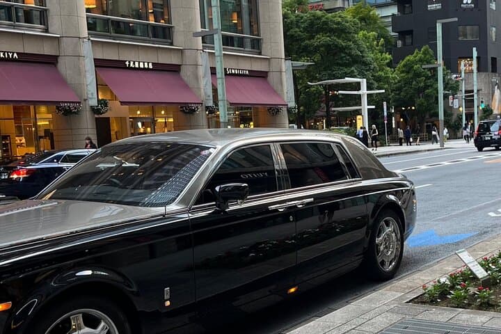 Rolls-Royce Chauffer Transportation — photo 2
