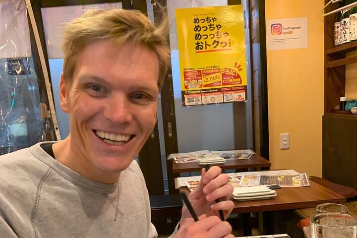 Tokyo: Shibuya Bar Hopping – Retro, Neon & Hidden Gems — photo 8