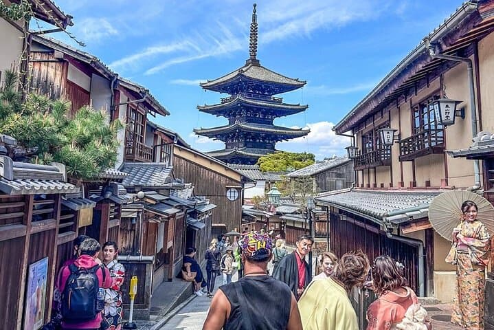 Kyoto Adventures Private English Tour With Hotel Pick Up — photo 1