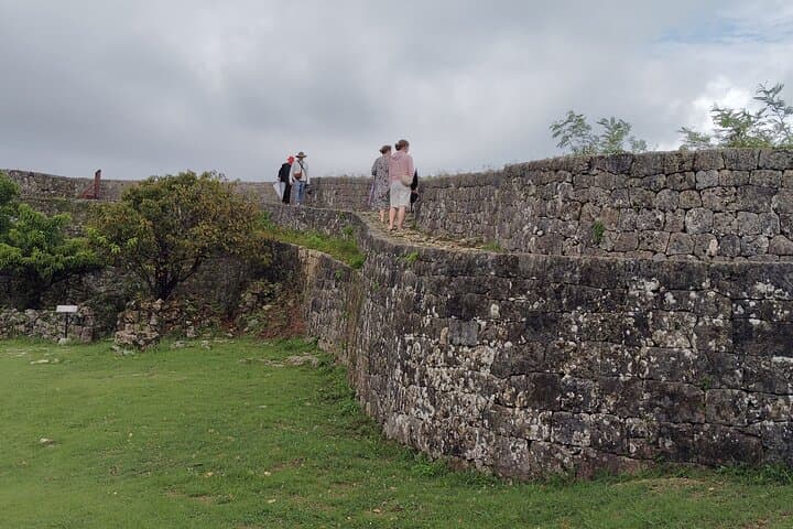 Okinawa: Nakagusuku Castle Views and Legends Tour 1.5h — photo 12