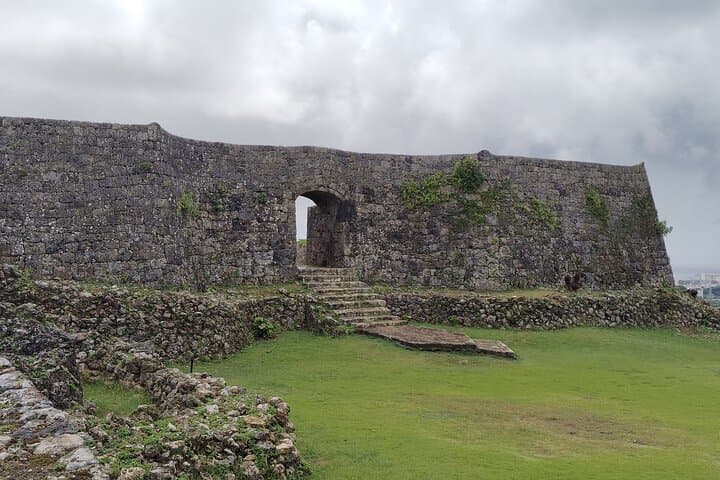 Okinawa: Nakagusuku Castle Views and Legends Tour 1.5h — photo 13