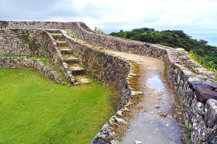 Okinawa: Nakagusuku Castle Views and Legends Tour 1.5h — photo 2