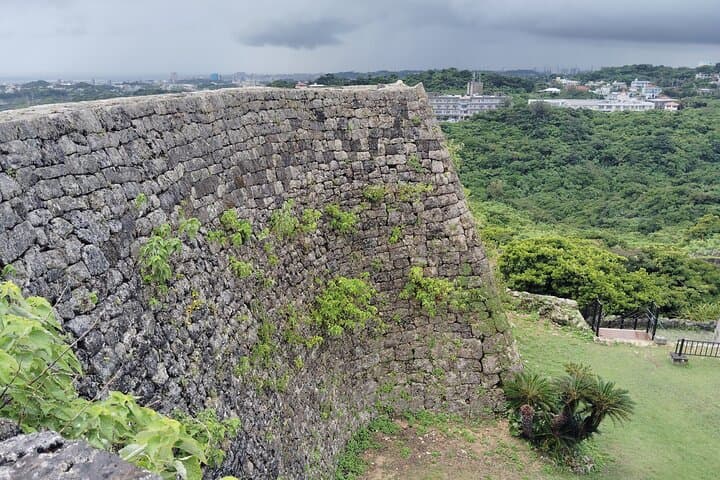 Okinawa: Nakagusuku Castle Views and Legends Tour 1.5h — photo 15