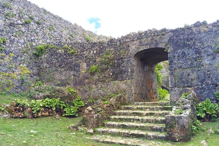 Okinawa: Nakagusuku Castle Views and Legends Tour 1.5h — photo 5
