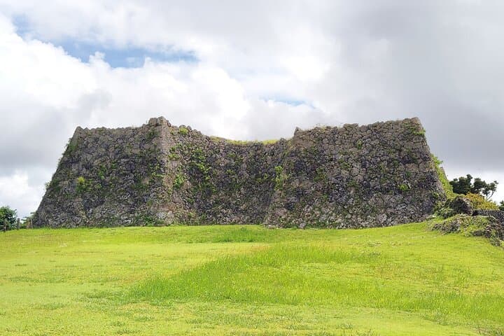 Okinawa: Nakagusuku Castle Views and Legends Tour 1.5h — photo 4