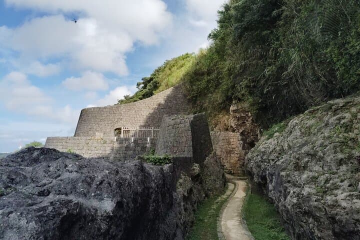 Okinawa: Urasoe Castle, Royal Tomb & War History Walk — photo 8