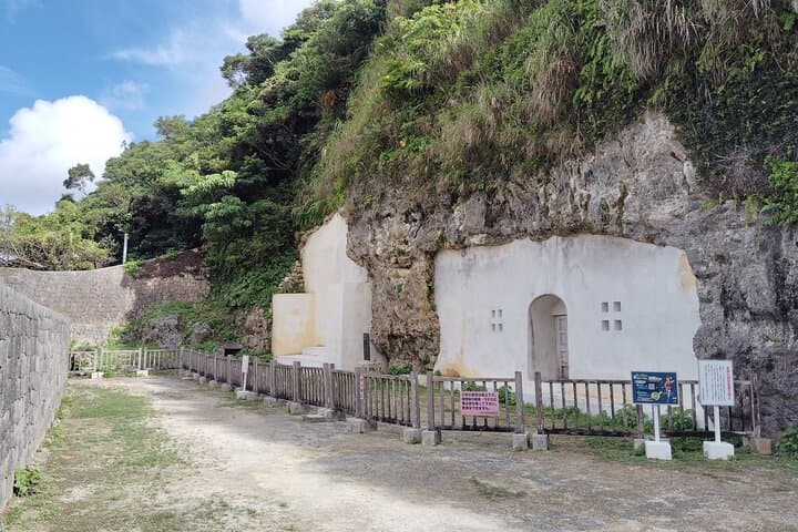 Okinawa: Urasoe Castle, Royal Tomb & War History Walk — photo 9