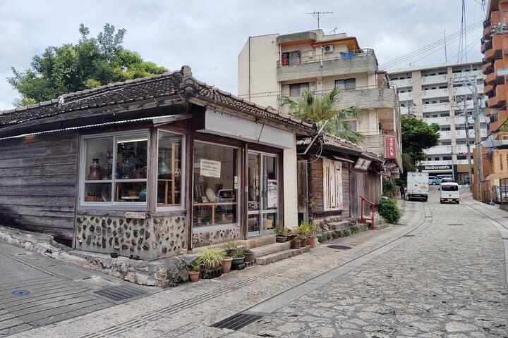 Naha: Discover Yachimun Pottery and Local Crafts in Tsuboya — photo 14