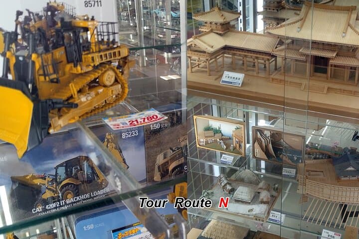 Anime Shopping Tour in Osaka, Den Den Town: Figures, Manga, Knife — photo 14