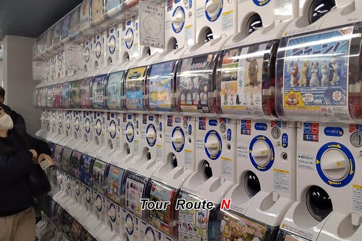 Anime Shopping Tour in Osaka, Den Den Town: Figures, Manga, Knife — photo 15