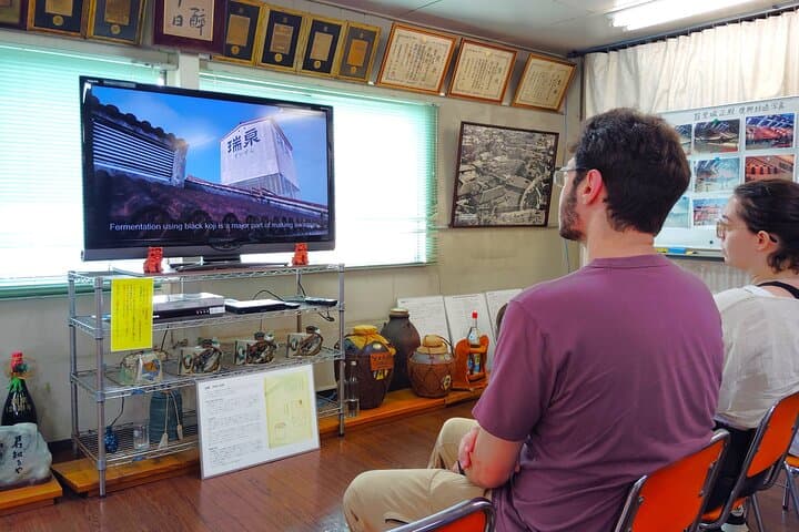 Naha: Explore Okinawa’s Awamori Traditions with Tasting — photo 2