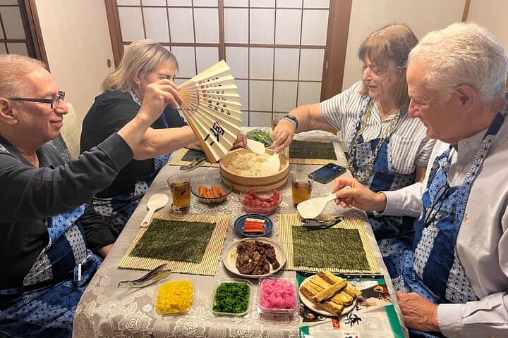 Yokohama: Sushi & Gyoza Cooking with Matcha & GreenTea Experience — photo 2