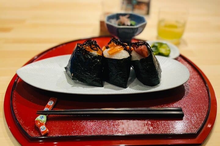 Discover Japanese Umami: Onigiri & Dashi Masterclass in Tokyo — photo 3