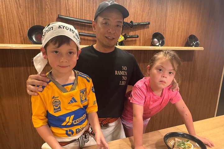 Kyoto: Paint Your Own Ramen Apron & Michelin Ramen Class — photo 8