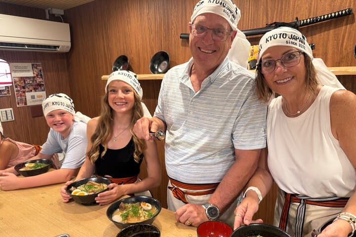 Kyoto: Paint Your Own Ramen Apron & Michelin Ramen Class — photo 12