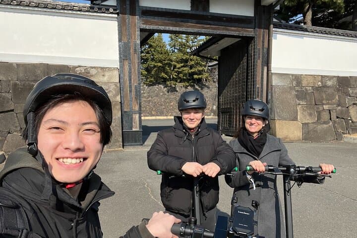 Tokyo: E-scooter Ride around the Imperial Palace — photo 19