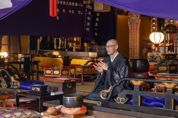 Takayama Meditation at Takayama Zenkoji temple — photo 4