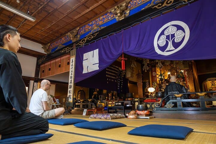 Takayama Meditation at Takayama Zenkoji temple — photo 5